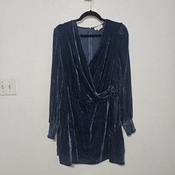 Melloday crushed velvet like material with puff sleeve size large - Picture 1 of 16